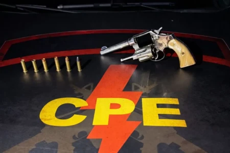 Homem que agrediu a ex 2 vezes na mesma noite morre em confronto com a PM