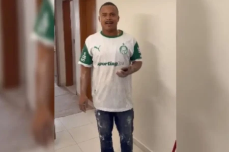 Pintor Ricardo Teixeira da Silva - (Foto: reprodução/redes sociais)