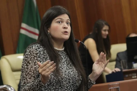 Vereadora Aava Santiago é dirigente do PSB goiano