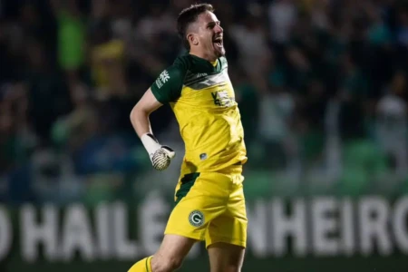 Goleiro Tadeu será homenageado em Goiânia