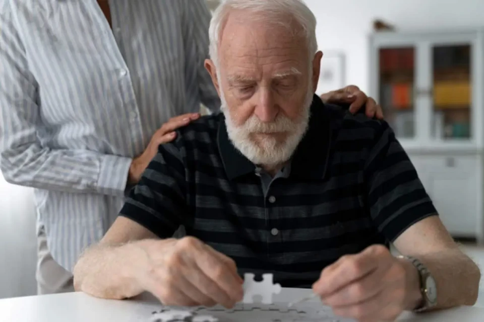 Remédio para tratar Alzheimer em estágio inicial custará de R$ 8.000 a R$ 11 mil Valor para um mês de tratamento