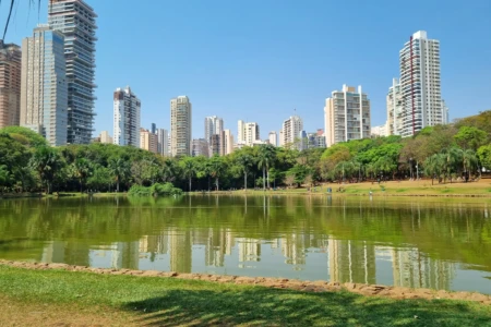 3840px-Parque_Vaca_Brava,_Bueno,_Goiânia,_agosto_de_2023_(2)