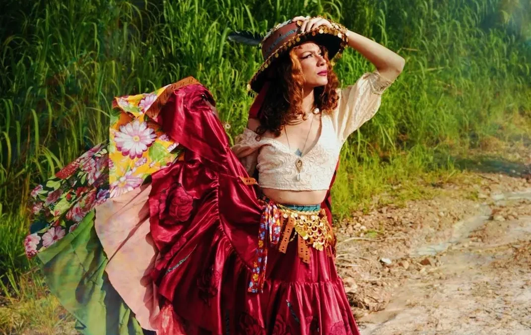 Espetáculo imersivo propõe reflexão sobre comportamento humano em Goiânia