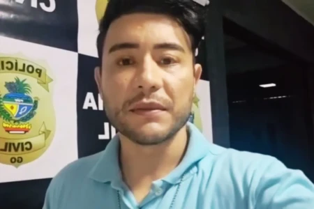 Cobrado pela dicção, delegado repete palavra 'flagrante' sílaba por sílaba (Foto: Reprodução)