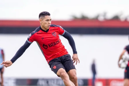 Igor Henrique desfalca o Atlético-GO contra o Athletico pela Copa do Brasil