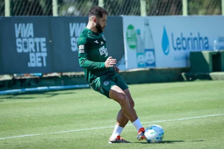 Rodrigo Soares deverá voltar ao time titular do Goiás contra o Cruzeiro