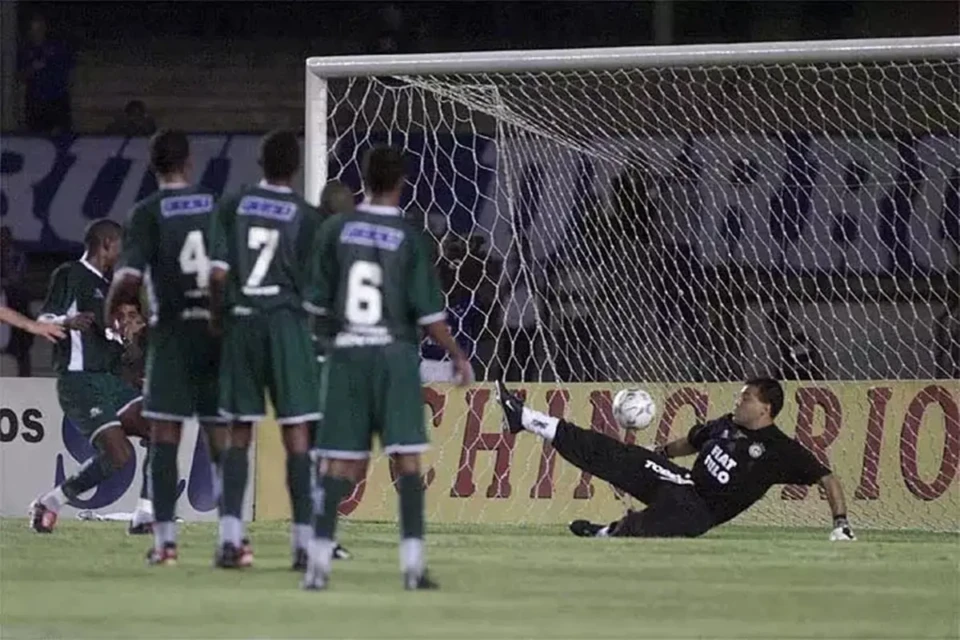 Partida entre Goiás e Cruzeiro na Copa do Brasil em 2003