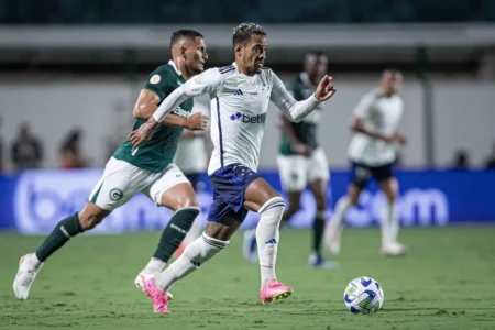 Cruzeiro tem vantagem no histórico, mas Goiás mantém confrontos equilibrados