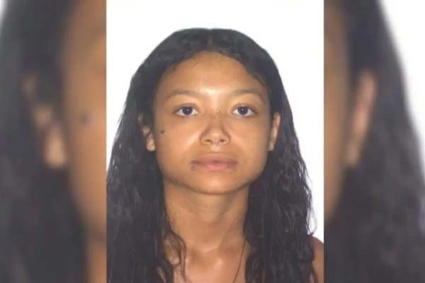 Garota de programa Mariele Vitória Pires Lemes, de 21 anos - (Foto: reprodução/PM)