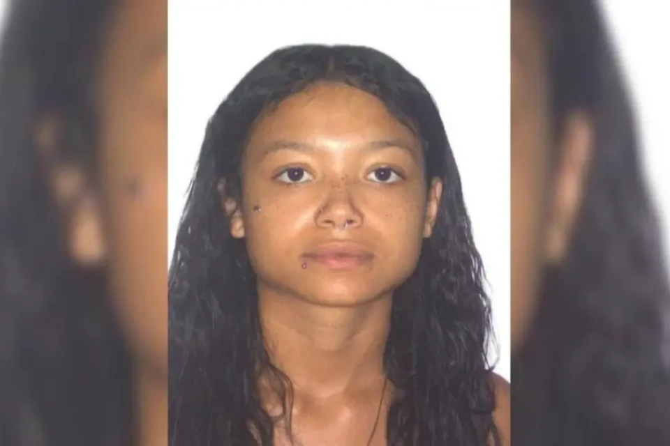 Garota de programa Mariele Vitória Pires Lemes, de 21 anos - (Foto: reprodução/PM)