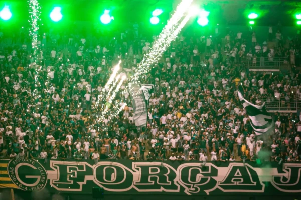 torcida do Goiás sugere clássico no Serra Dourada, mas plano é vetado