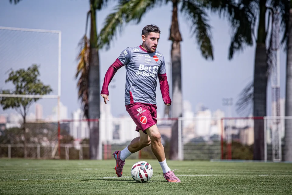 João Vieira poderá ser titular no Vila Nova contra o Ceará