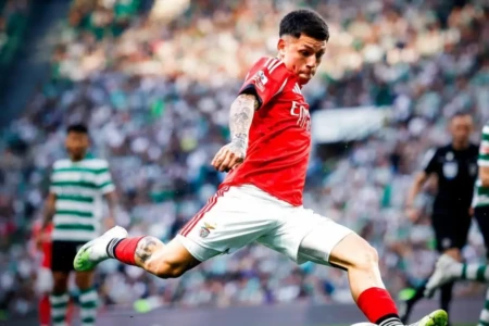 Prestianni em partida pelo Benfica