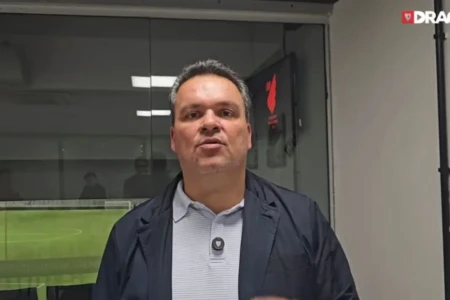 Adson Batista fala sobre impasse com Alejo Cruz