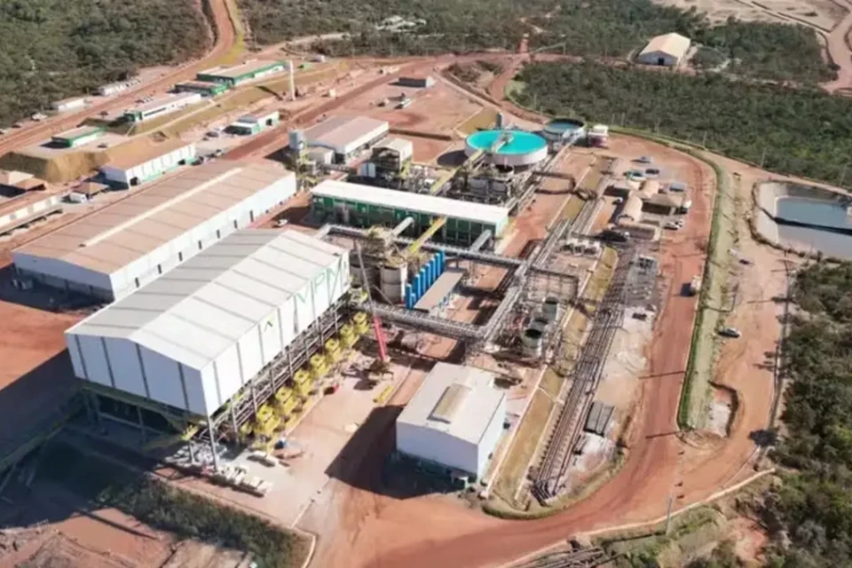Deputados tenta anular venda de mineradora de terras-raras em Goiás para empresa dos EUA