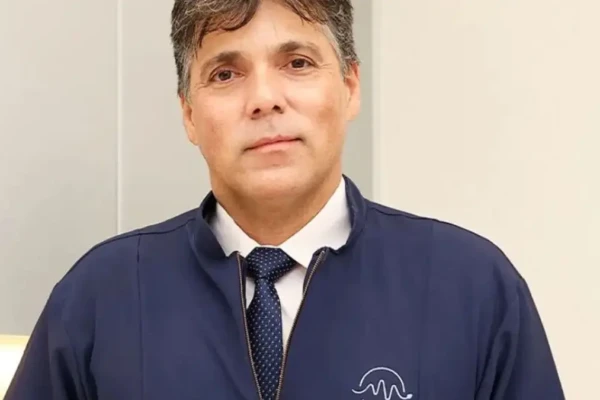 Médico ginecologista Marcelo Arantes e Silva