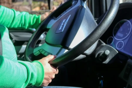 Fábrica de Aparecida é condenada por descontar seguro de vida obrigatório de motoristas