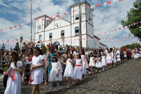 Pirenópolis divulga programação da Folia do Divino da Renovação Cristã; confira