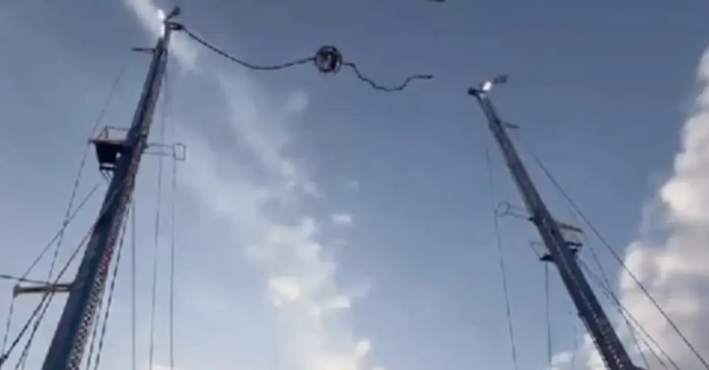 Cabo de brinquedo ‘estilingue humano’ se rompe e crianças ficam feridas