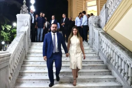 Inelegível, Cláudio Castro lidera disputa pelo Senado no RJ (Foto: Governo do RJ)