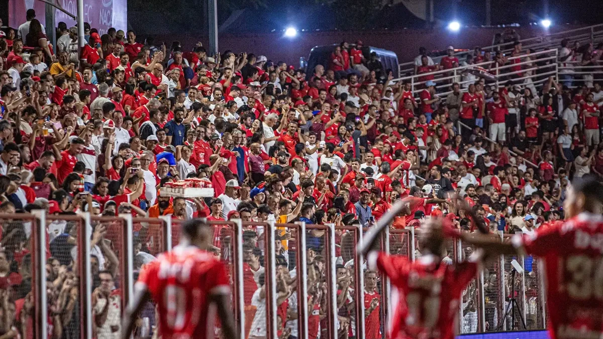 Torcida do Vila Nova no OBA
