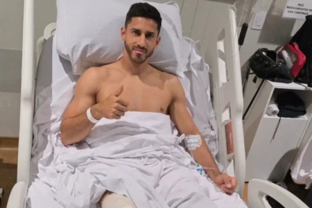 Geovane após cirurgia nos joelhos