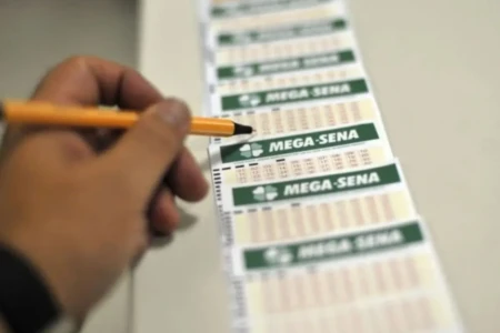 Mega-Sena 3001: aposta de Portelândia (GO) ganha R$ 41,2 mil (Foto: Agência Brasil)
