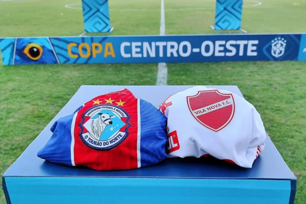 Camisas de Vila Nova e Araguaína