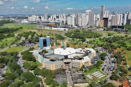 Confira o que abre e o que fecha no feriado do Dia do Trabalhador em Goiânia