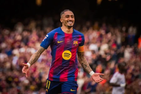 Raphinha em partida pelo Barcelona