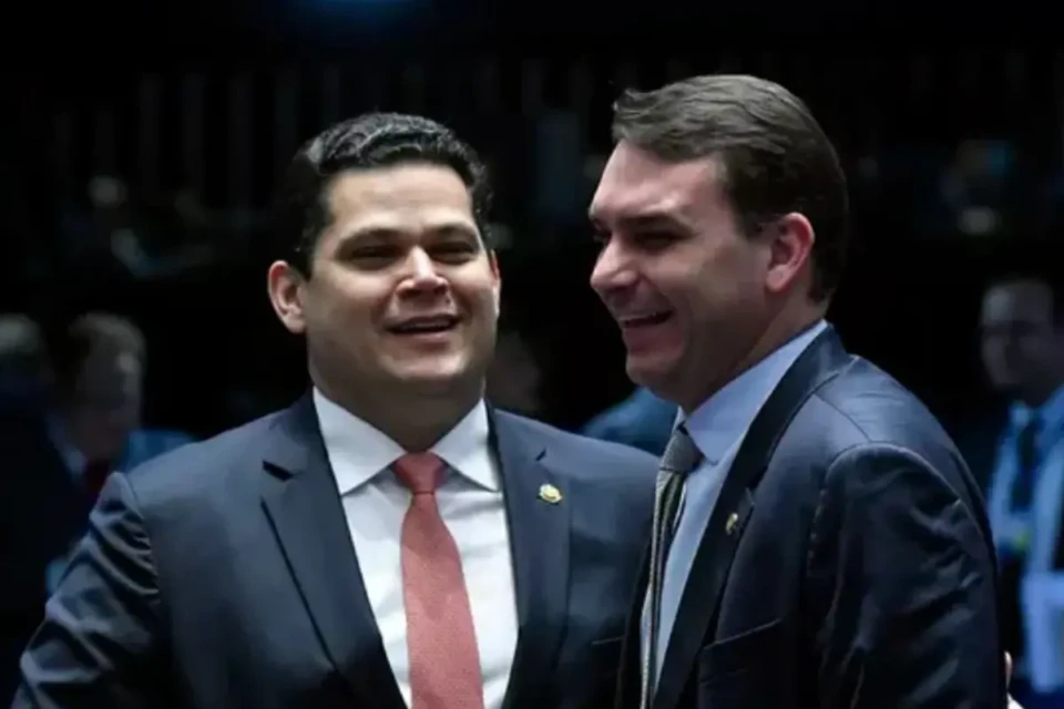 Alcolumbre sinaliza que pode pautar impeachment de ministros do STF (Foto: Agência Senado)
