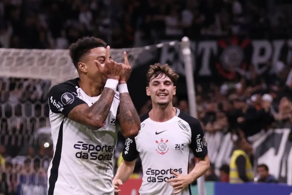 Corinthians vence e segue perfeito; Flu e Bragantino perdem na rodada continental
