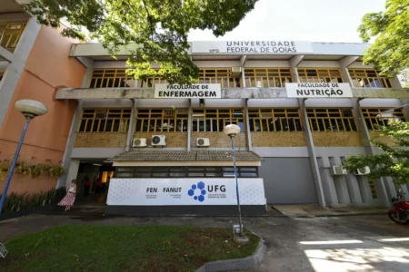 Alunas da Faculdade de Enfermagem da UFG apontam omissão da universidade na apuração de denúncias (Foto: FEN/UFG)