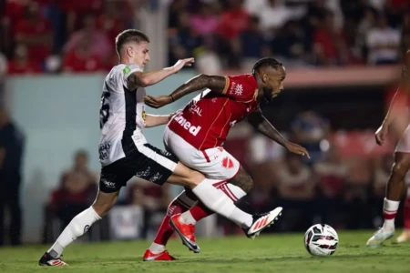 Partida entre Vila Nova e Athletic-MG na Série B