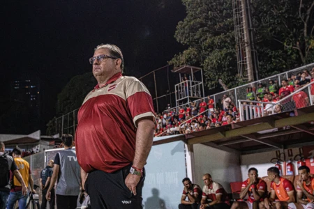 Guto Ferreira fala sobre equilíbrio da Série B e mantém confiança no elenco colorado