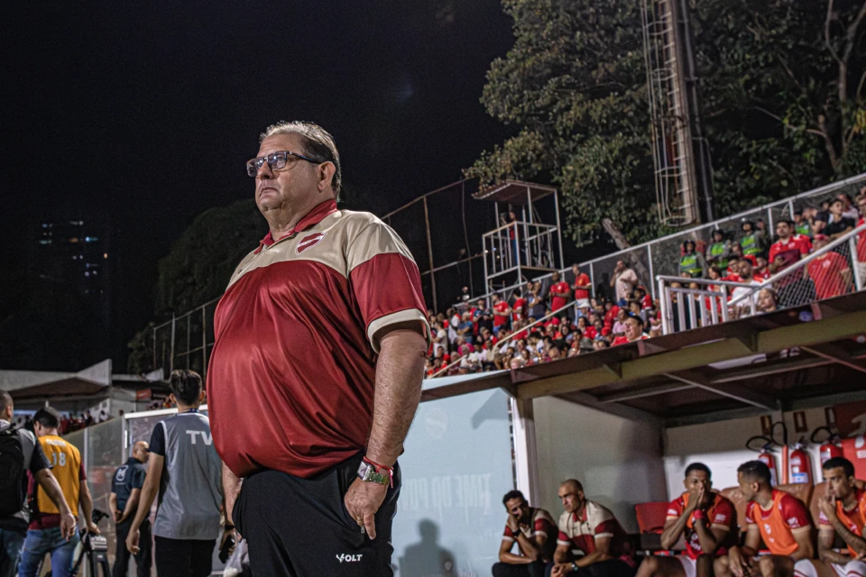 Guto Ferreira fala sobre equilíbrio da Série B e mantém confiança no elenco colorado