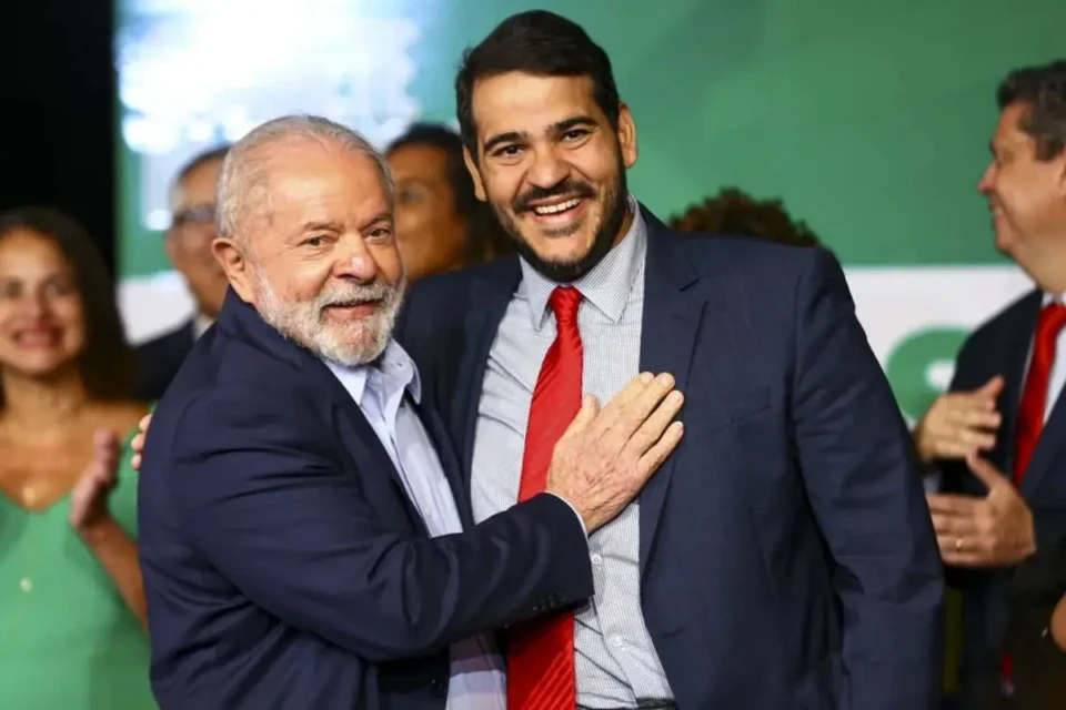 Lula pede que Messias permaneça no governo após ser rejeitado para o STF (Foto: Agência Brasil)