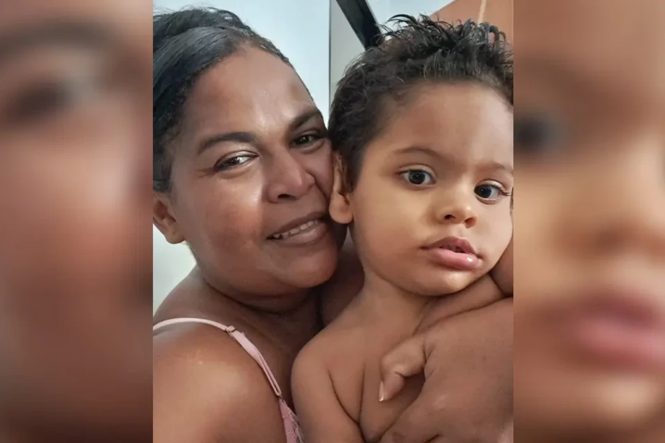 Avó que fugiu de violência no Maranhão enfrenta despejo com neto especial em Luziânia