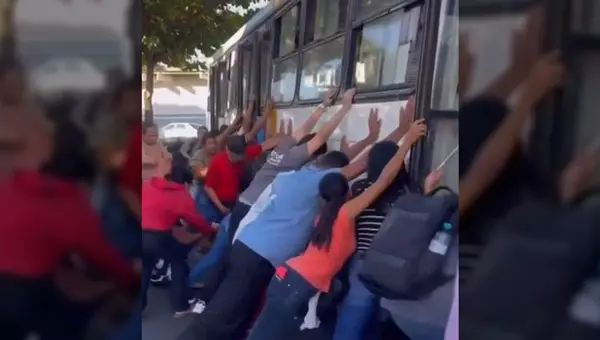 Populares se unem para salvar motociclista vítima de acidente com ônibus em Aparecida de Goiânia (Foto: leitor/Mais Goiás)