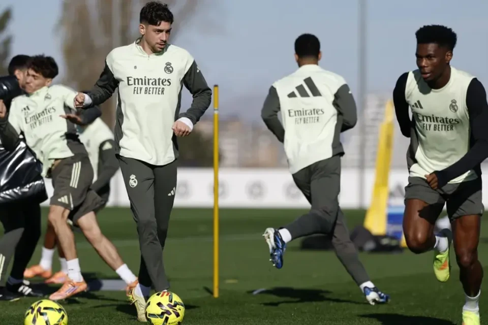 Tchouaméni e Valverde durante treino do Real Madrid