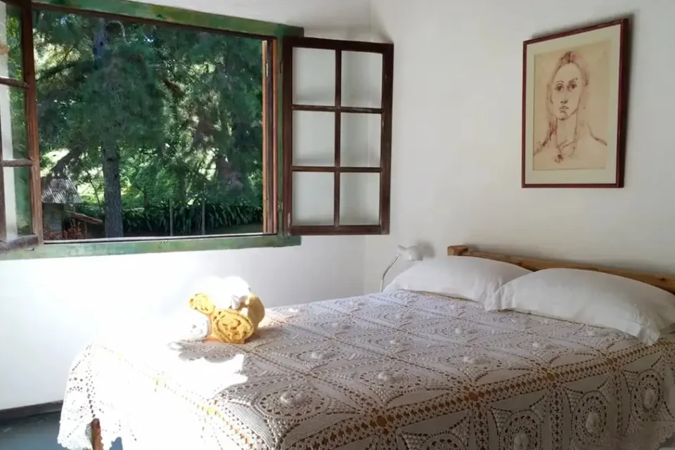 Aluguel de imóveis em condomínios por Airbnb depende de autorização em convenção, diz STJ