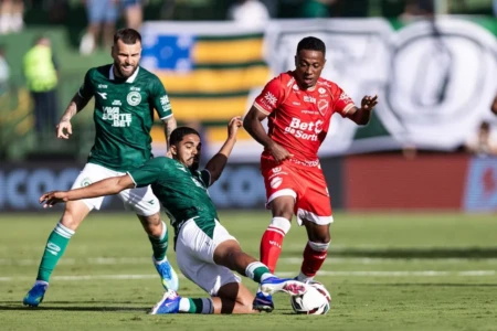 Jogo entre Goiás e Vila Nova na Série B