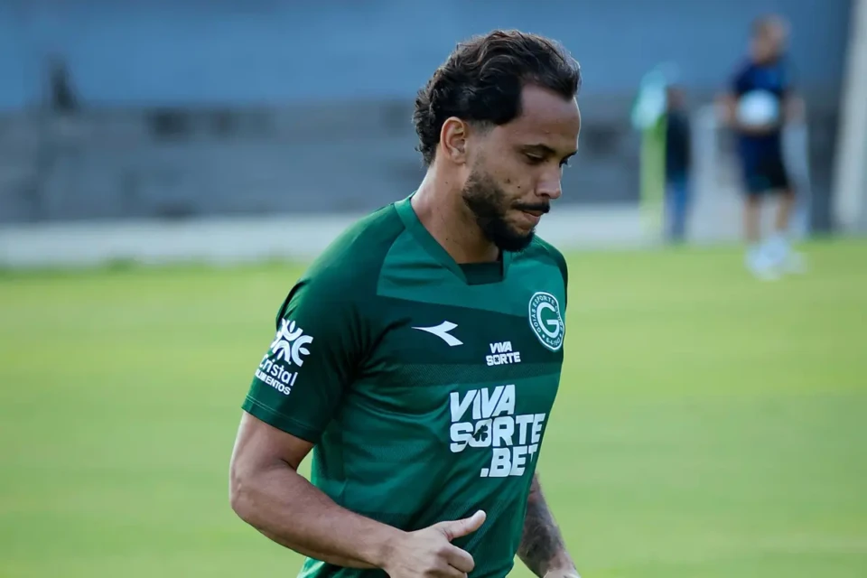 Lourenço deverá ser titular do Goiás contra o Cruzeiro