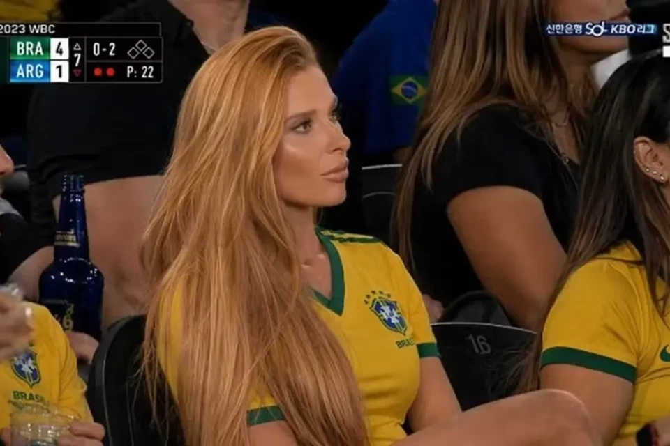 vídeo hiper-realista assistindo a um jogo estádio Trend do momento: veja como usar IA para se colocar nas arquibancadas de estádios