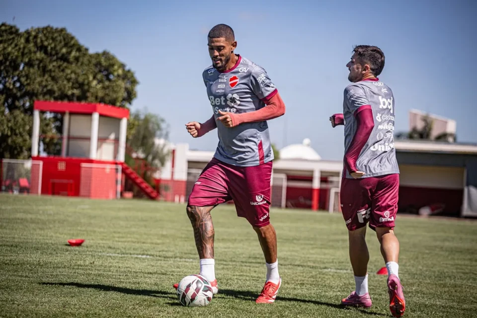 Willian Formiga poderá entrar em campo pelo Vila Nova na Copa Centro-Oeste