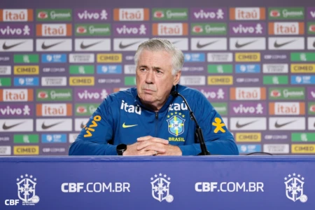 Ancelotti evita pressão e deixa futuro de Neymar na Seleção em aberto