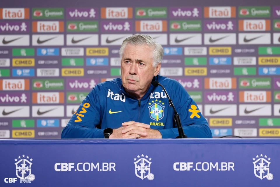 Ancelotti evita pressão e deixa futuro de Neymar na Seleção em aberto