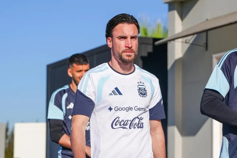 Tagliafico em treino da Argentina