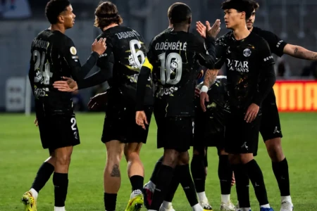 PSG pentacampeão francês