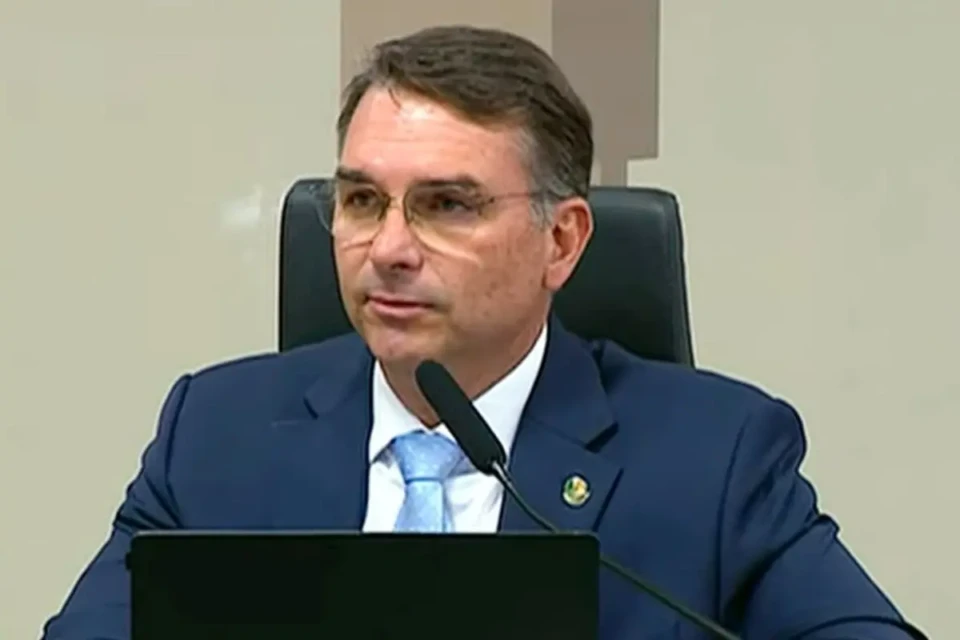 Flávio explica conversa com Vorcaro: ‘só um filho pedindo patrocínio para o filme do pai’ (Foto: Agência Senado)